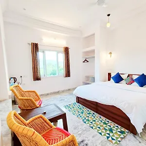 https://lakeside-luxurious-haveli.udaipurhotels.org